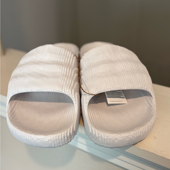 Adidas Mens Size 13 Adilette 22 Mens Casual Slide Crystal White HQ4672 - Picture 10 of 10